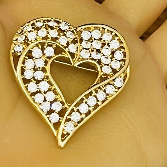 Vintage Rhinestone Crystal Brooch Lacy Filigree Heart Gold Tone BEAUTIFUL 1486 - Picture 6 of 8